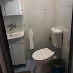 Cozy House With Free Parking فارنا
