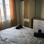 Cozy House With Free Parking