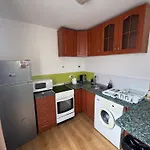 Cozy House With Free Parking * فارنا