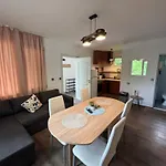 Cozy House With Free Parking *