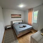 شقة Cozy House With Free Parking