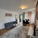 Cozy House With Free Parking