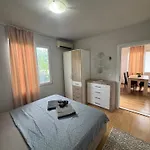 Cozy House With Free Parking Appartamento *