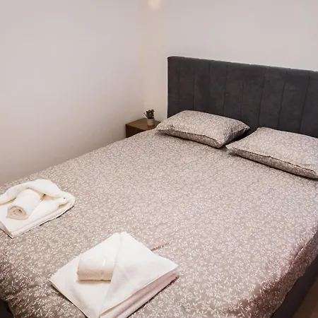 Cozy House With Free Parking * فارنا