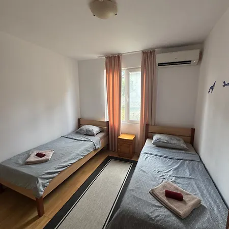 Cozy House With Free Parking Варна
