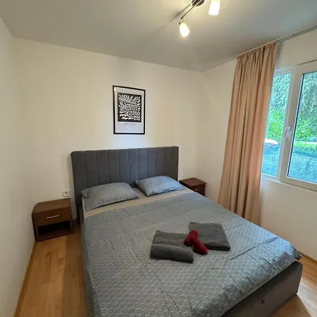 Cozy House With Free Parking Apartmán *